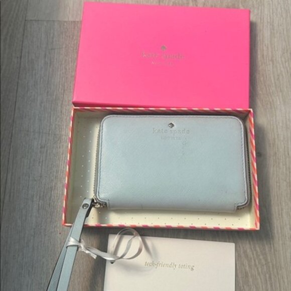 Kate Spade Cherry Lane Wristlet Clutch w Box GUC - Picture 1 of 8